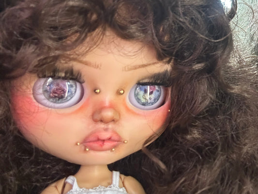 Custom Blythe Doll + 2 Outfits for Enivids